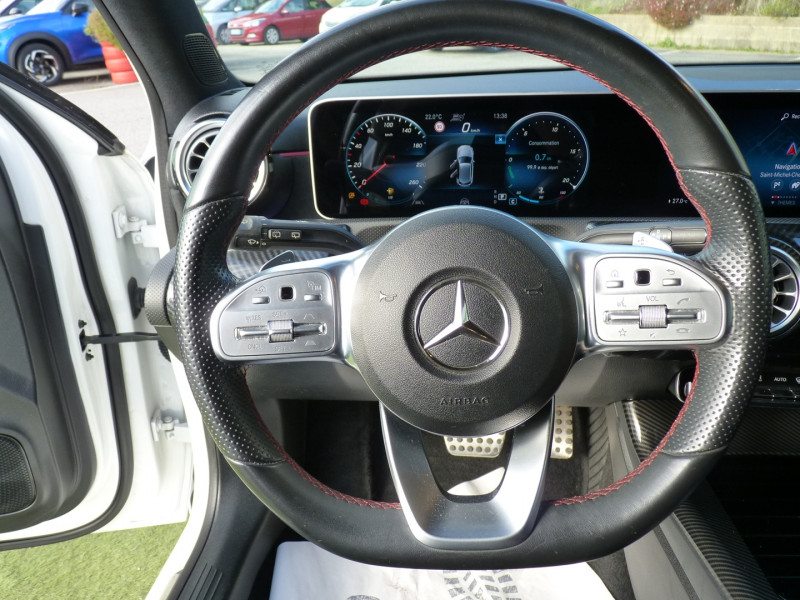 Photo 8 de l'offre de MERCEDES-BENZ CLASSE A 180 136CH AMG LINE 7G-DCT à 21990€ chez Vent d'ouest automobiles