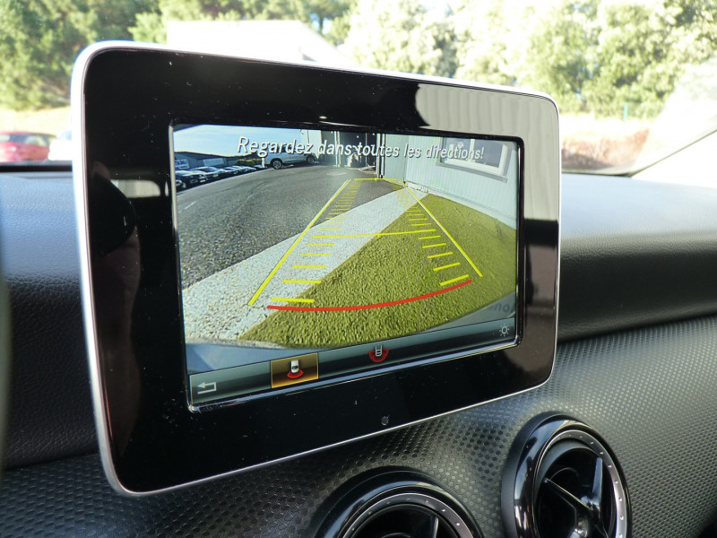 Photo 12 de l'offre de MERCEDES-BENZ CLASSE A 180 D BUSINESS à 14990€ chez Vent d'ouest automobiles