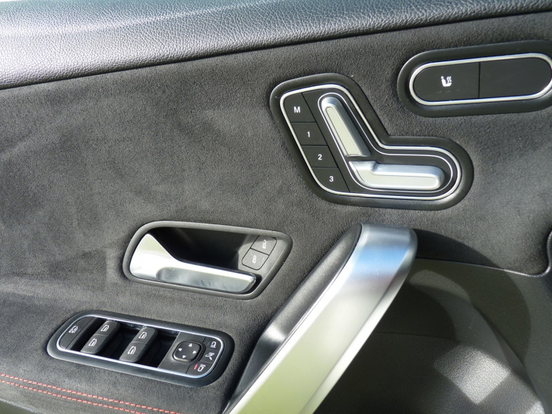 Photo 13 de l'offre de MERCEDES-BENZ CLASSE A 180 136CH AMG LINE 7G-DCT à 21990€ chez Vent d'ouest automobiles