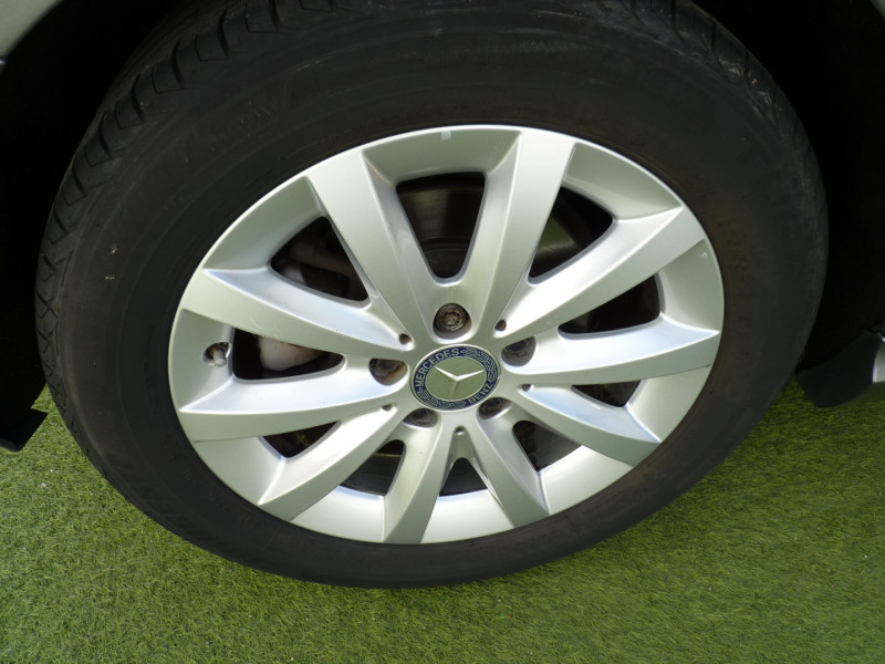 Photo 16 de l'offre de MERCEDES-BENZ CLASSE A 180 D BUSINESS à 14990€ chez Vent d'ouest automobiles