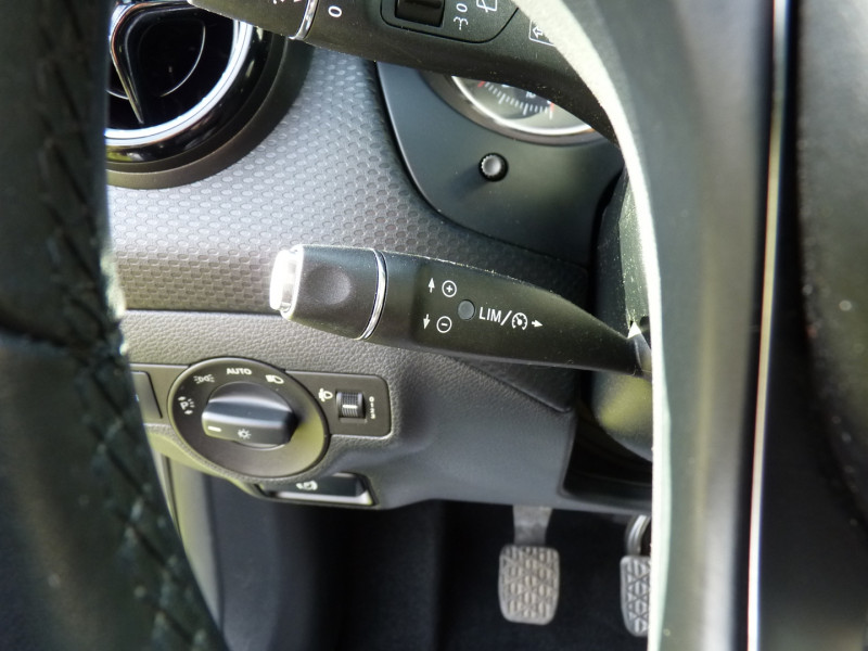 Photo 11 de l'offre de MERCEDES-BENZ CLASSE A 180 D BUSINESS à 14990€ chez Vent d'ouest automobiles