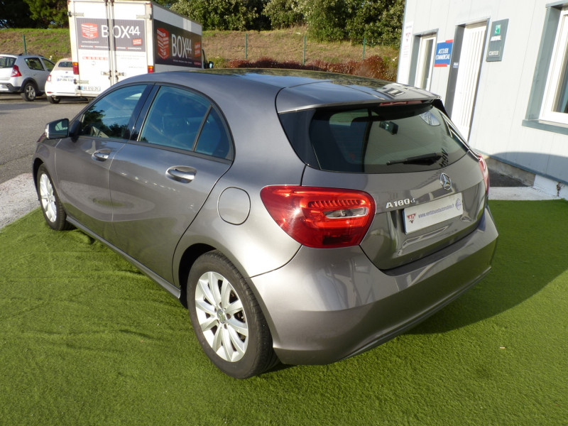 Photo 3 de l'offre de MERCEDES-BENZ CLASSE A 180 D BUSINESS à 14990€ chez Vent d'ouest automobiles