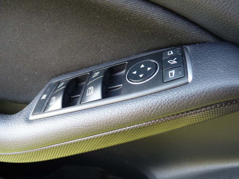 Photo 13 de l'offre de MERCEDES-BENZ CLASSE A 180 D BUSINESS à 14990€ chez Vent d'ouest automobiles