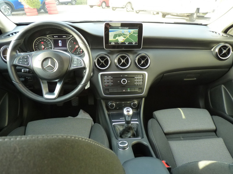 Photo 7 de l'offre de MERCEDES-BENZ CLASSE A 180 D BUSINESS à 14990€ chez Vent d'ouest automobiles