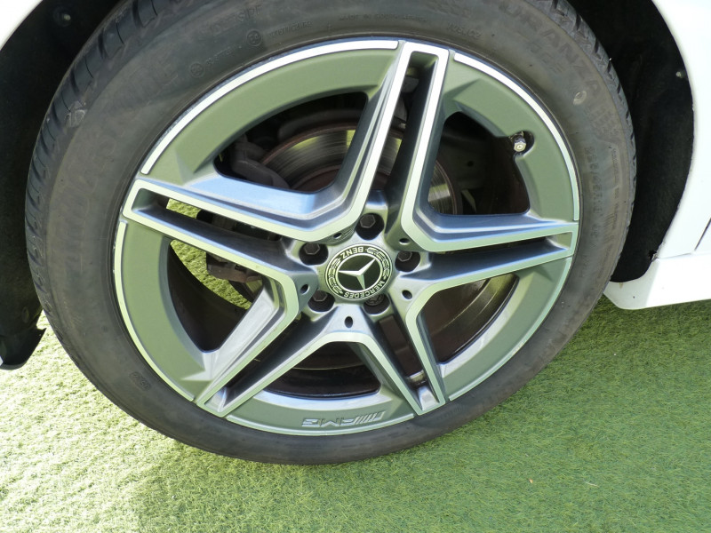 Photo 17 de l'offre de MERCEDES-BENZ CLASSE A 180 136CH AMG LINE 7G-DCT à 21990€ chez Vent d'ouest automobiles