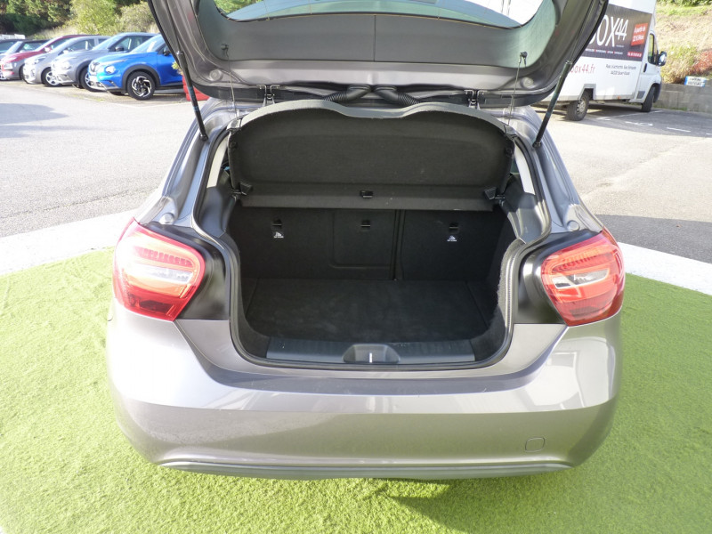 Photo 14 de l'offre de MERCEDES-BENZ CLASSE A 180 D BUSINESS à 14990€ chez Vent d'ouest automobiles