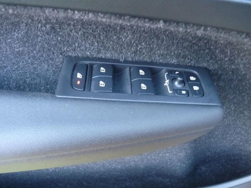 Photo 12 de l'offre de VOLVO XC40 D3 ADBLUE 150CH BUSINESS GEARTRONIC 8 à 20990€ chez Vent d'ouest automobiles