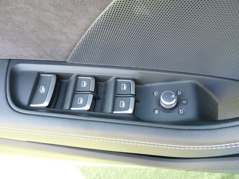 Photo 12 de l'offre de AUDI S3 CABRIOLET 2.0 TFSI 300CH QUATTRO S TRONIC 6 à 26990€ chez Vent d'ouest automobiles