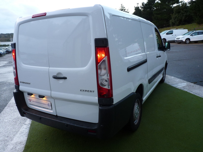 Photo 4 de l'offre de PEUGEOT EXPERT FG 229 L2H1 2.0 HDI FAP 125 PACK CD CLIM NAV à 15490€ chez Vent d'ouest automobiles