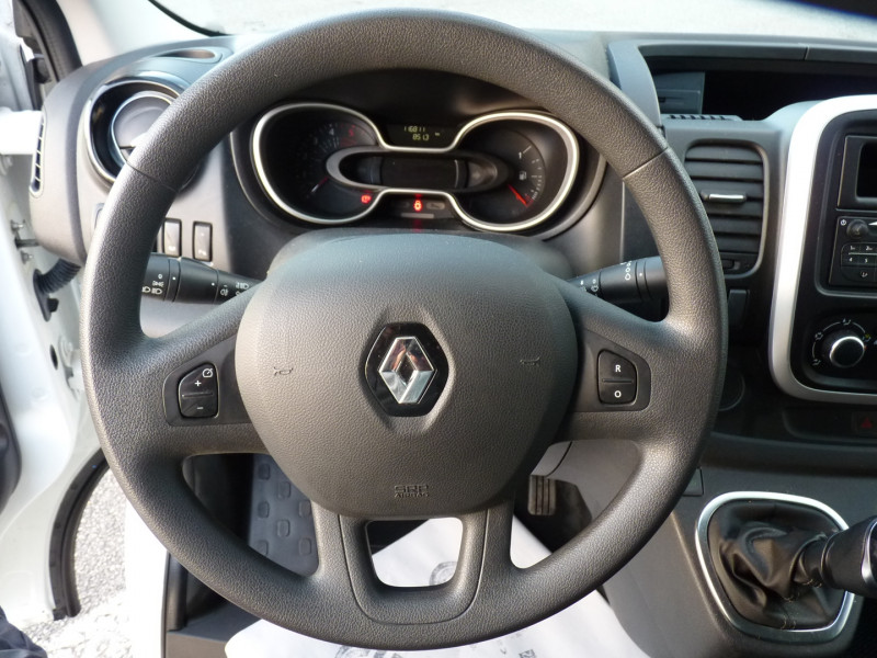 Photo 6 de l'offre de RENAULT TRAFIC III FG L1H1 1000 2.0 DCI 120CH GRAND CONFORT E6 à 15490€ chez Vent d'ouest automobiles