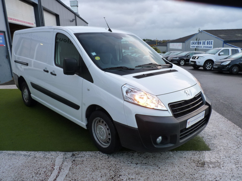 Photo 2 de l'offre de PEUGEOT EXPERT FG 229 L2H1 2.0 HDI FAP 125 PACK CD CLIM NAV à 15490€ chez Vent d'ouest automobiles