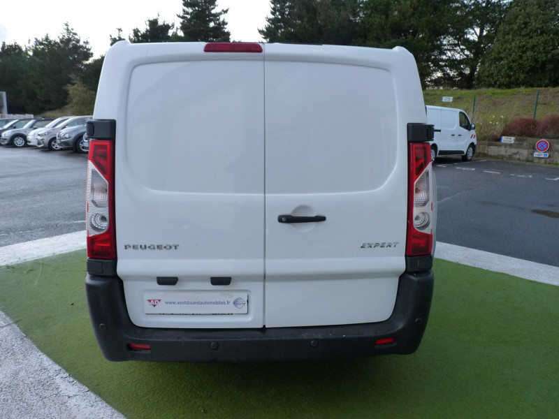 Photo 13 de l'offre de PEUGEOT EXPERT FG 229 L2H1 2.0 HDI FAP 125 PACK CD CLIM NAV à 15490€ chez Vent d'ouest automobiles