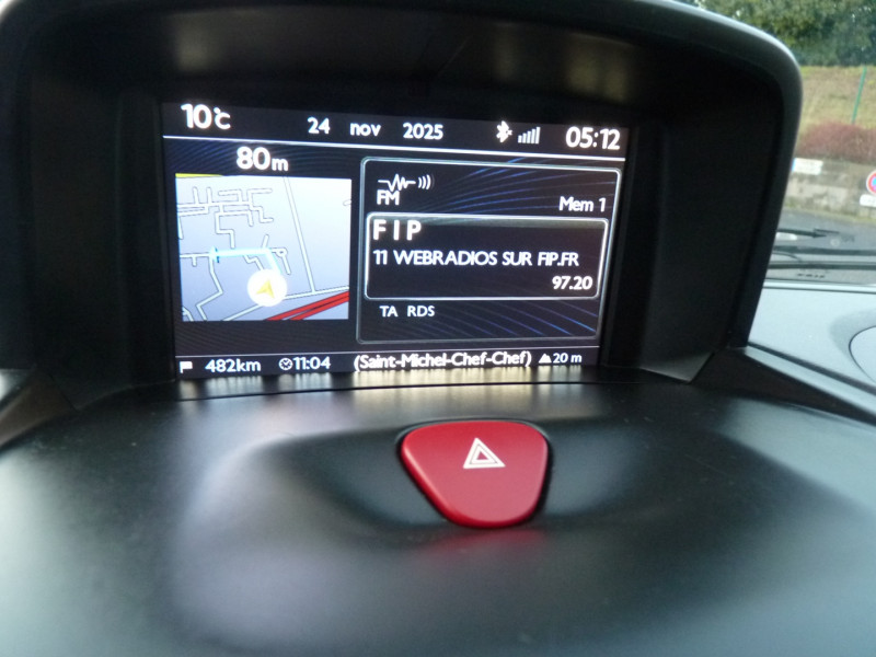 Photo 9 de l'offre de PEUGEOT EXPERT FG 229 L2H1 2.0 HDI FAP 125 PACK CD CLIM NAV à 15490€ chez Vent d'ouest automobiles