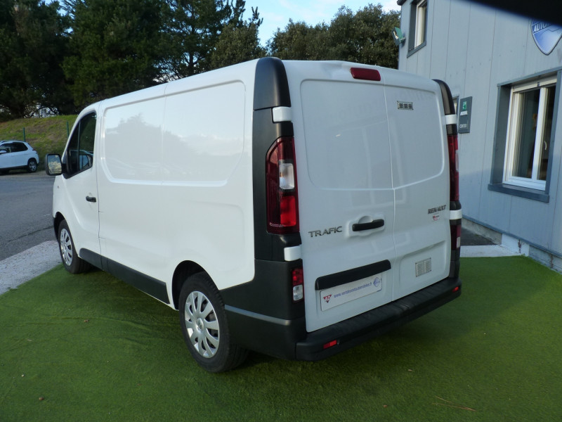 Photo 3 de l'offre de RENAULT TRAFIC III FG L1H1 1000 2.0 DCI 120CH GRAND CONFORT E6 à 15490€ chez Vent d'ouest automobiles