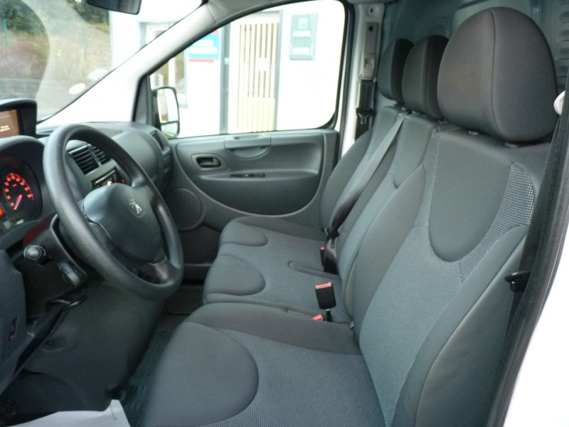 Photo 5 de l'offre de PEUGEOT EXPERT FG 229 L2H1 2.0 HDI FAP 125 PACK CD CLIM NAV à 15490€ chez Vent d'ouest automobiles