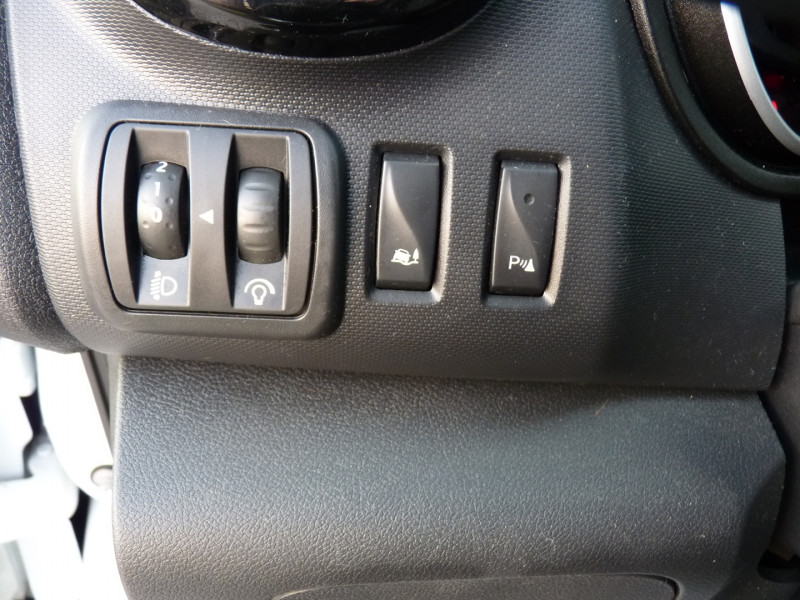 Photo 10 de l'offre de RENAULT TRAFIC III FG L1H1 1000 2.0 DCI 120CH GRAND CONFORT E6 à 15490€ chez Vent d'ouest automobiles