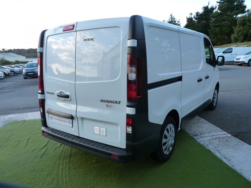 Photo 4 de l'offre de RENAULT TRAFIC III FG L1H1 1000 2.0 DCI 120CH GRAND CONFORT E6 à 15490€ chez Vent d'ouest automobiles