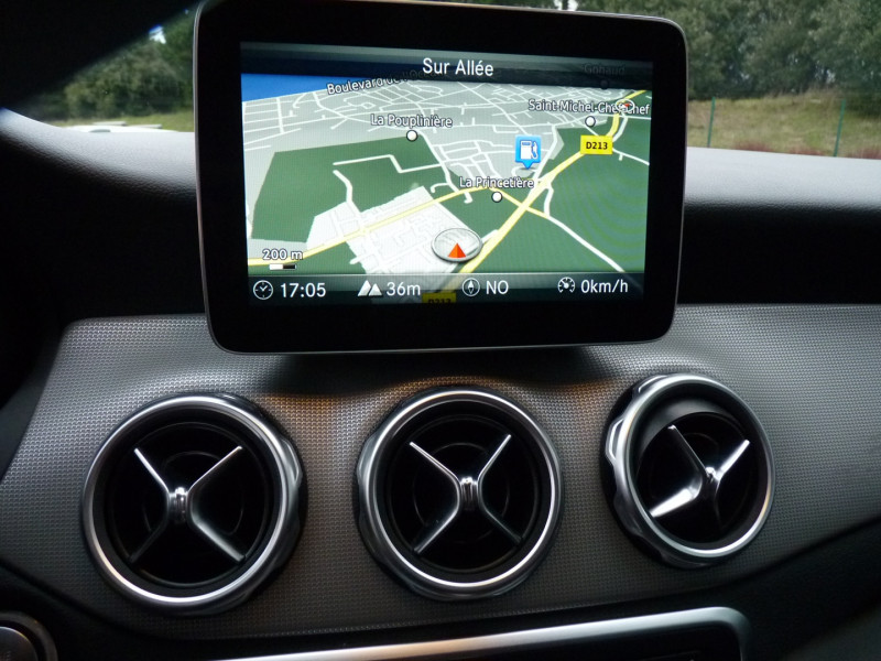 Photo 9 de l'offre de MERCEDES-BENZ GLA 200 D 136CH SENSATION 7G-DCT EURO6C à 22990€ chez Vent d'ouest automobiles