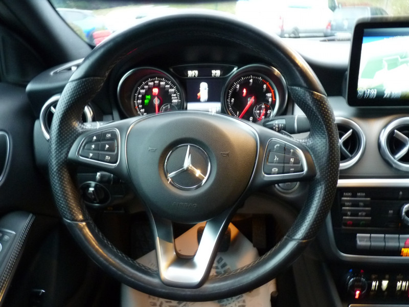 Photo 8 de l'offre de MERCEDES-BENZ GLA 200 D 136CH SENSATION 7G-DCT EURO6C à 22990€ chez Vent d'ouest automobiles