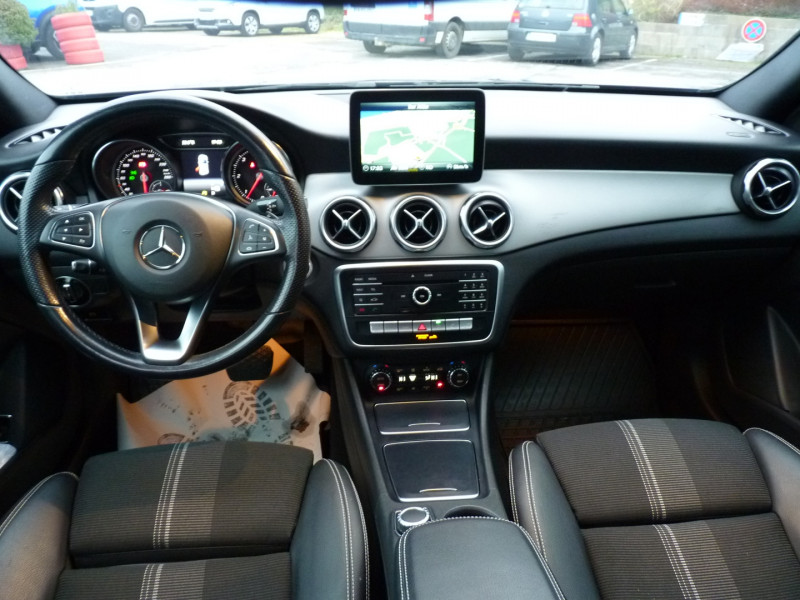 Photo 7 de l'offre de MERCEDES-BENZ GLA 200 D 136CH SENSATION 7G-DCT EURO6C à 22990€ chez Vent d'ouest automobiles
