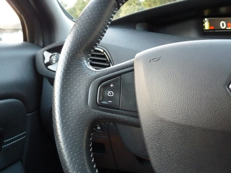 Photo 9 de l'offre de RENAULT GRAND SCENIC III 1.6 DCI 130CH ENERGY BOSE EURO6 7 PLACES 2015 à 13990€ chez Vent d'ouest automobiles