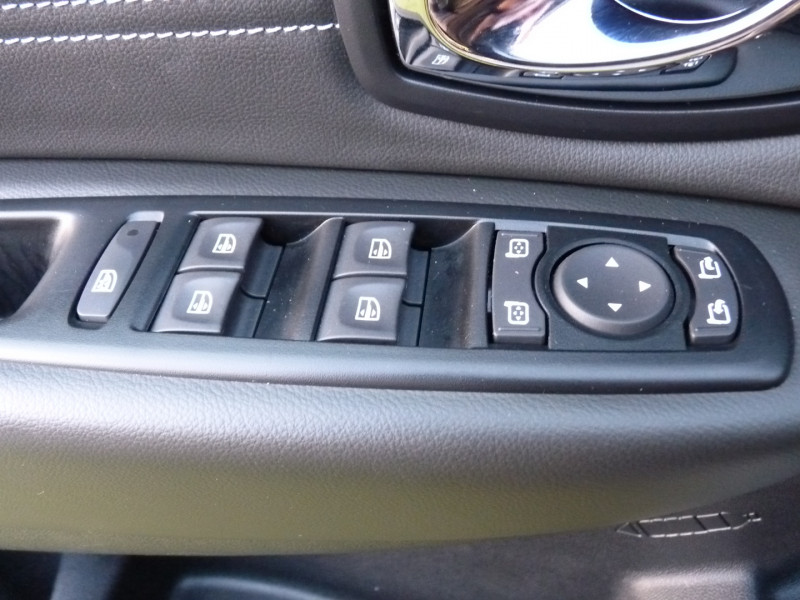 Photo 13 de l'offre de RENAULT GRAND SCENIC III 1.6 DCI 130CH ENERGY BOSE EURO6 7 PLACES 2015 à 13990€ chez Vent d'ouest automobiles