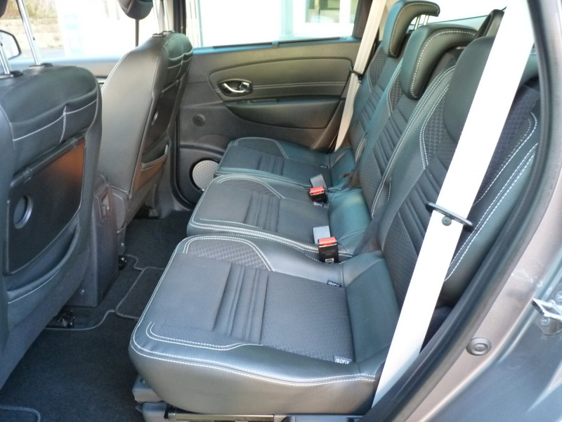 Photo 6 de l'offre de RENAULT GRAND SCENIC III 1.6 DCI 130CH ENERGY BOSE EURO6 7 PLACES 2015 à 13990€ chez Vent d'ouest automobiles