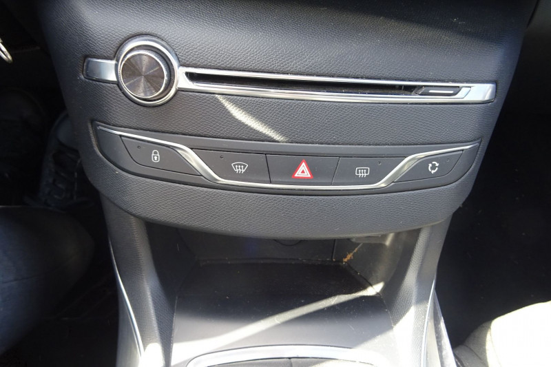 Photo 14 de l'offre de PEUGEOT 308 SW 1.5 BLUEHDI 130CH S&S ALLURE à 12990€ chez Mézière Automobiles