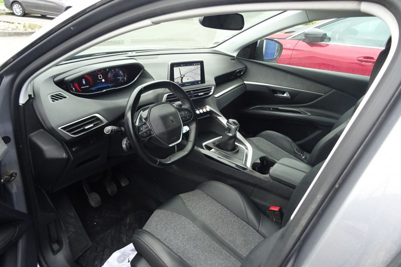 Photo 7 de l'offre de PEUGEOT 3008 1.5 BLUEHDI 130CH E6.C ALLURE S&S 6CV à 14990€ chez Mézière Automobiles