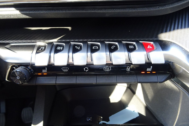 Photo 12 de l'offre de PEUGEOT 3008 1.2 PURETECH 130CH S&S ACTIVE PACK à 19990€ chez Mézière Automobiles