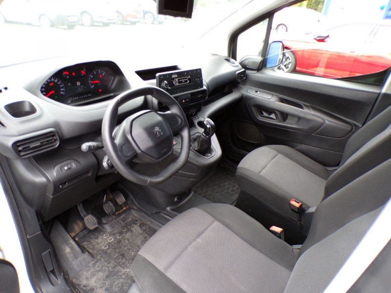 Photo 7 de l'offre de PEUGEOT PARTNER STANDARD 650KG BLUEHDI 100CH S&S BVM5 PREMIUM à 17990€ chez Mézière Automobiles