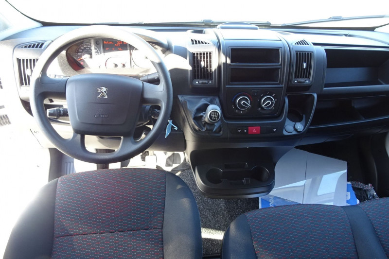 Photo 8 de l'offre de PEUGEOT BOXER FG 330 L2H2 2.2 BLUEHDI S&S 140CH PRO à 29990€ chez Mézière Automobiles