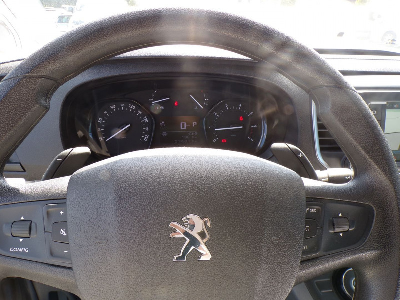 Photo 7 de l'offre de PEUGEOT EXPERT FG STANDARD 2.0 BLUEHDI 180CH S&S ASPHALT EAT8 à 26990€ chez Mézière Automobiles