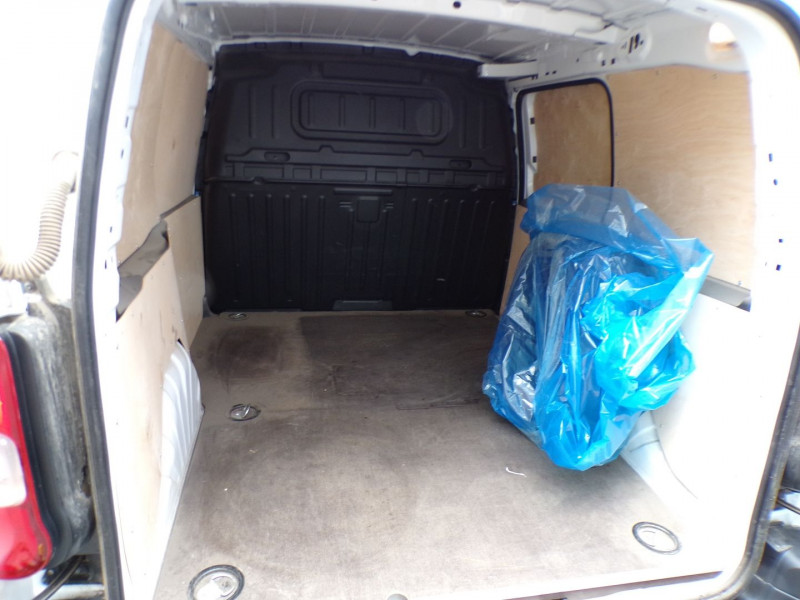 Photo 5 de l'offre de PEUGEOT PARTNER STANDARD 650KG BLUEHDI 100CH S&S BVM5 PREMIUM à 17990€ chez Mézière Automobiles