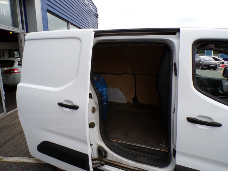 Photo 6 de l'offre de PEUGEOT PARTNER STANDARD 650KG BLUEHDI 100CH S&S BVM5 PREMIUM à 17990€ chez Mézière Automobiles