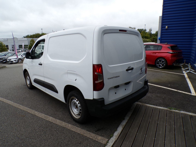 Photo 4 de l'offre de PEUGEOT PARTNER STANDARD 650KG BLUEHDI 100CH S&S BVM5 PREMIUM à 17990€ chez Mézière Automobiles