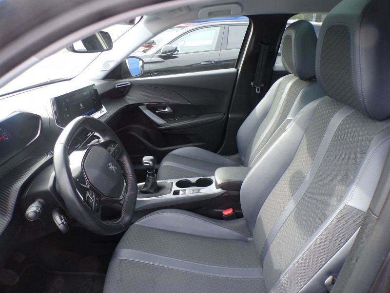 Photo 6 de l'offre de PEUGEOT 2008 1.2 PURETECH 100CH S&S ALLURE à 18990€ chez Mézière Automobiles
