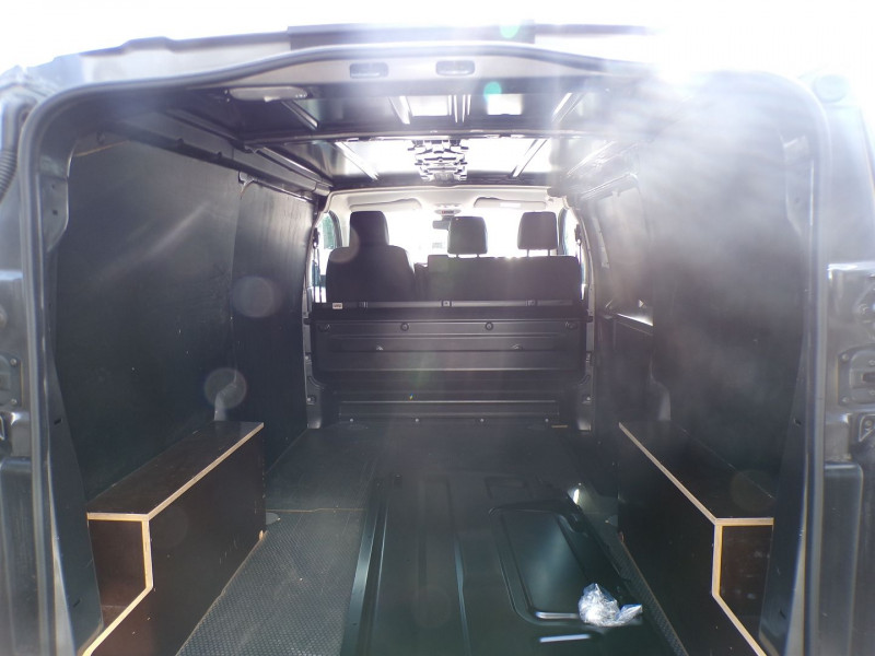 Photo 5 de l'offre de PEUGEOT EXPERT FG STANDARD 2.0 BLUEHDI 180CH S&S ASPHALT EAT8 à 26990€ chez Mézière Automobiles