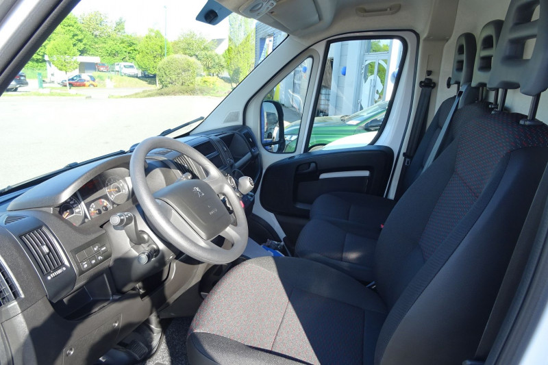 Photo 7 de l'offre de PEUGEOT BOXER FG 330 L2H2 2.2 BLUEHDI S&S 140CH PRO à 29990€ chez Mézière Automobiles