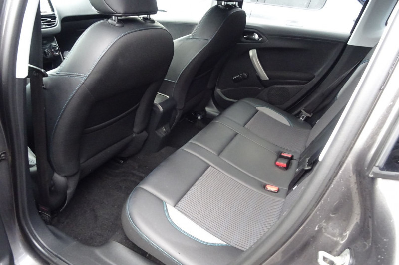 Photo 6 de l'offre de PEUGEOT 2008 1.2 PURETECH 110CH URBAN CROSS S&S à 10990€ chez Mézière Automobiles