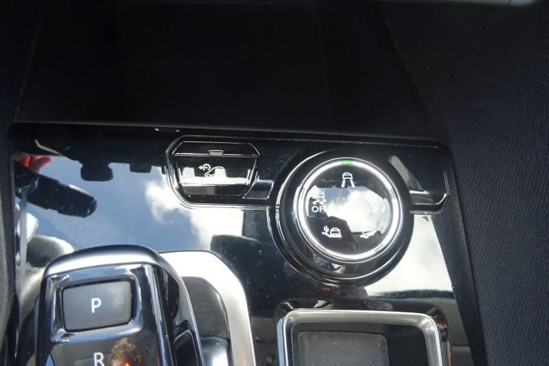 Photo 13 de l'offre de PEUGEOT 3008 1.2 PURETECH 130CH ALLURE S&S EAT8 109G à 19990€ chez Mézière Automobiles