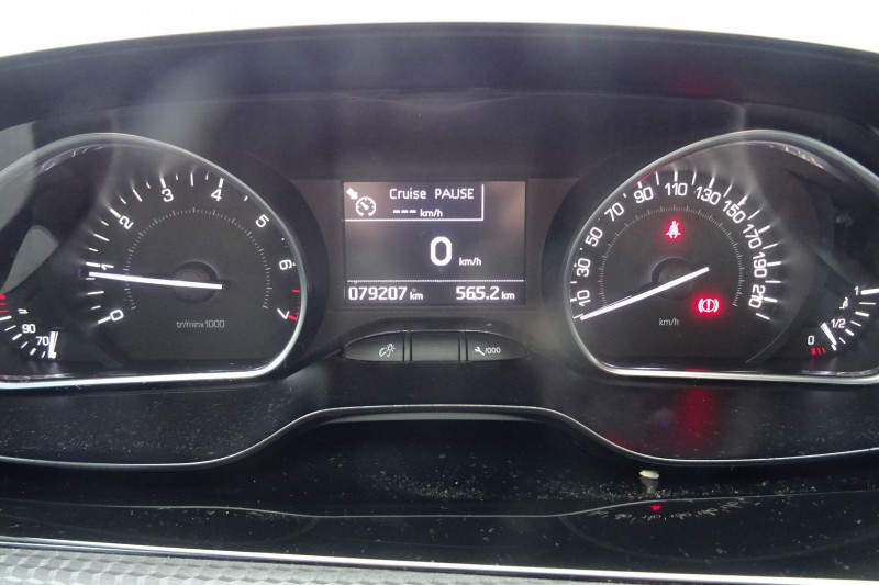 Photo 9 de l'offre de PEUGEOT 2008 1.2 PURETECH 110CH URBAN CROSS S&S à 10990€ chez Mézière Automobiles