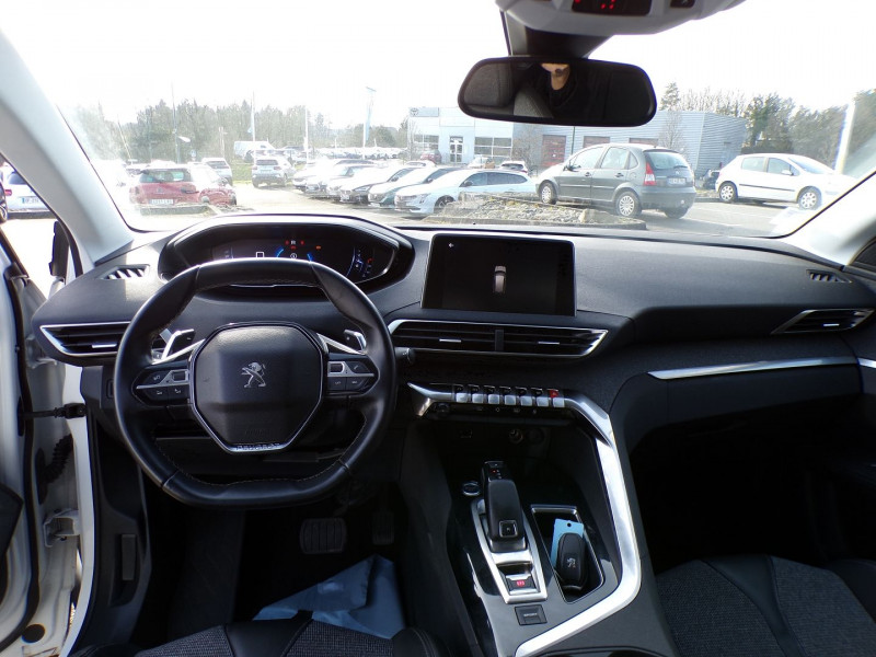 Photo 8 de l'offre de PEUGEOT 3008 1.2 PURETECH 130CH ALLURE S&S EAT6 à 16990€ chez Mézière Automobiles