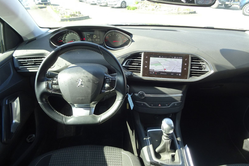 Photo 8 de l'offre de PEUGEOT 308 1.2 PURETECH 110CH E6.C S&S ACTIVE BUSINESS à 12990€ chez Mézière Automobiles