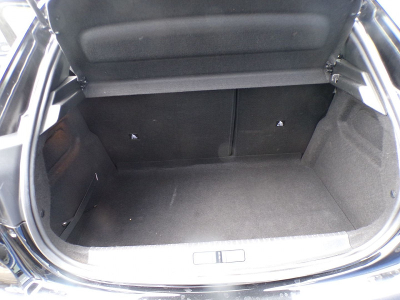 Photo 7 de l'offre de PEUGEOT 208 1.5 BLUEHDI 100CH S&S ALLURE à 17990€ chez Mézière Automobiles