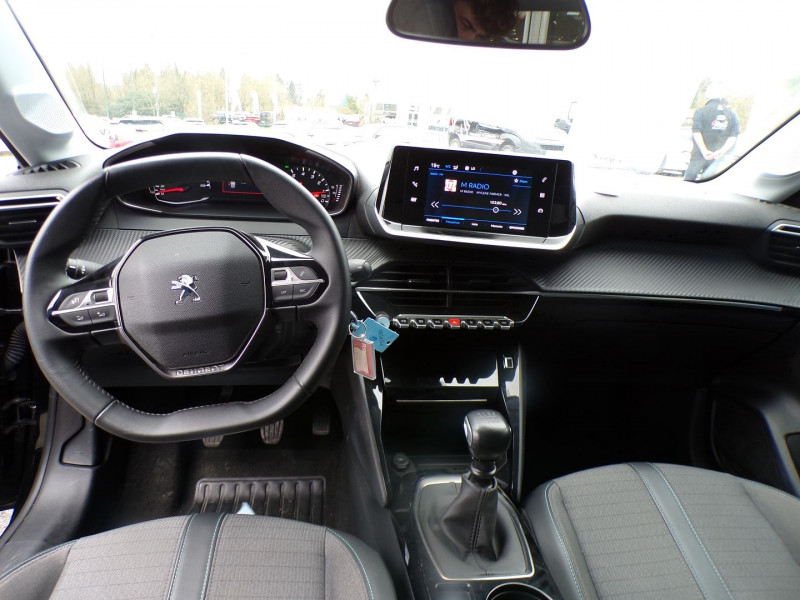 Photo 8 de l'offre de PEUGEOT 208 1.5 BLUEHDI 100CH S&S ALLURE à 17990€ chez Mézière Automobiles