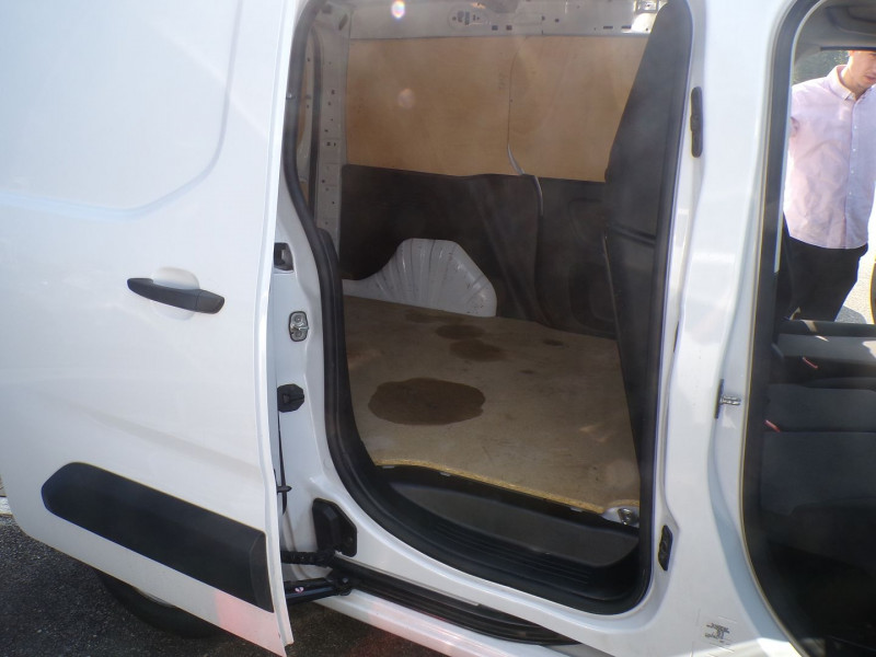 Photo 7 de l'offre de CITROEN BERLINGO VAN M 950KG BLUEHDI 130CH S&S EAT8 à 21490€ chez Mézière Automobiles