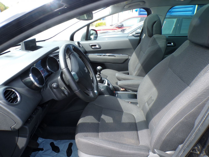 Photo 6 de l'offre de PEUGEOT 5008 1.6 BLUEHDI 120CH ALLURE S&S 7PL à 11900€ chez Mézière Automobiles