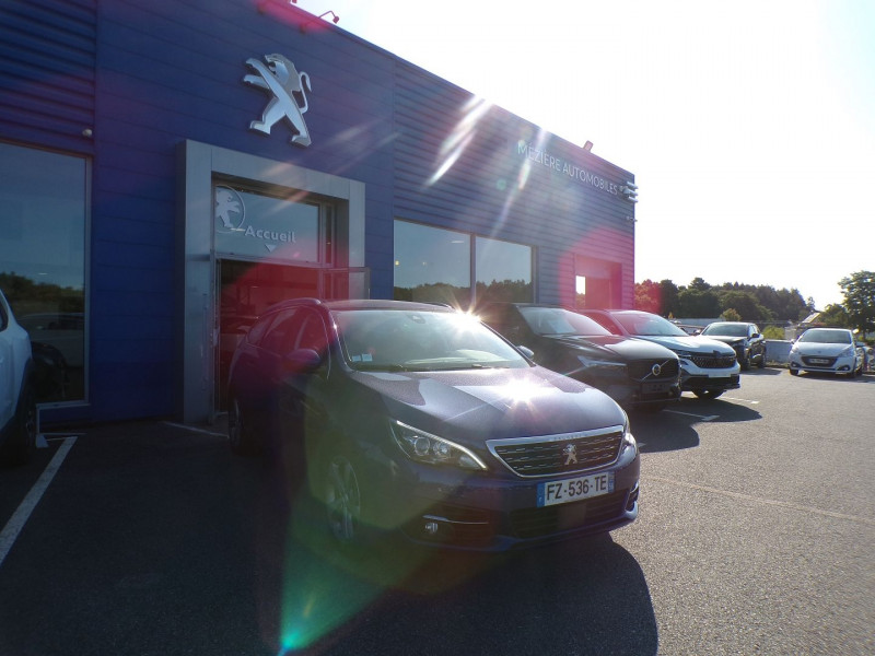 Photo 2 de l'offre de PEUGEOT 308 SW 1.2 PURETECH 130CH E6.C S&S ALLURE 6CV à 14990€ chez Mézière Automobiles