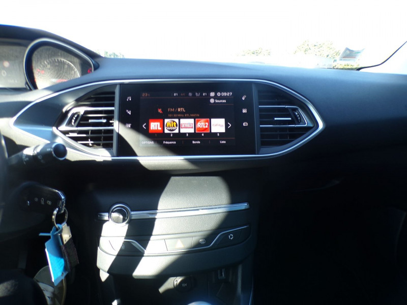 Photo 9 de l'offre de PEUGEOT 308 SW 1.2 PURETECH 130CH E6.C S&S ALLURE 6CV à 14990€ chez Mézière Automobiles